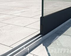 Danenberg Shop - Gumax glazen schuifwand - 1 rails zwart