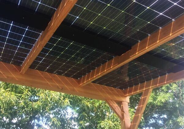 Solar veranda carport met zonnepanelen dak hout