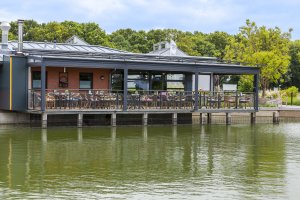 Horeca terrasoverkapping Deponti aan het water