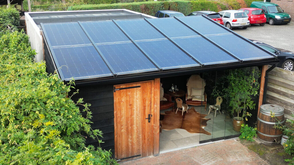solarveranda met glas wand en berging